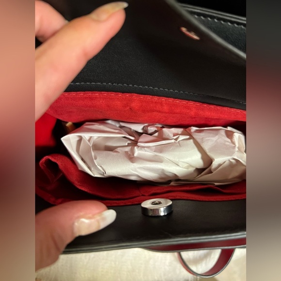 💋 🧛♀️ NWT- STEVE MADDEN SUPER CUTE VAMPIRE FANG LIP BEVELYN SATCHEL💋🧛♀️ - Picture 12 of 15